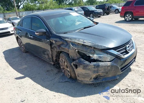 2017 Nissan Altima 2.5/2.5 S/2.5 Sl/2.5 Sr/2.5 Sv из США, поврежденный, VIN 1N4AL3APXHL108621